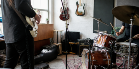 Cardiff art-rockers HMS Morris release new single Glue